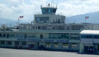 L'Aéroport International Toussaint Louverture, principal aéroport d'Haïti, situé à Port-au-Prince. Crédit photo : Didier Moïse