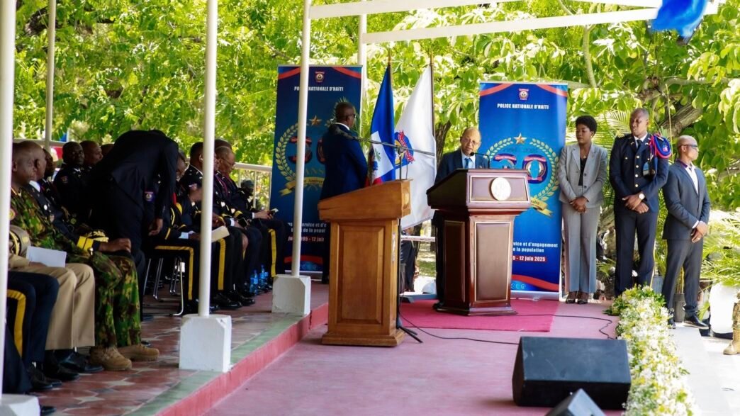 Des responsables de la Police Nationale d’Haïti et des invités ont célébré les 30 ans de l’institution lors d’une cérémonie officielle. L’événement a été partagé via la page Facebook de la PNH.