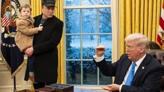 Le président Donald Trump avec des journalistes, Elon Musk et X Æ A-XII dans le bureau ovale de la Maison Blanche, le 11 février 2025.jpg