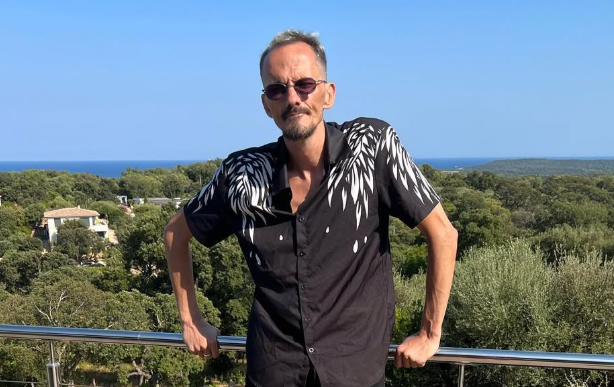 Raphaël Graven, 46 ans, alias "Jean Pormanove", décédé à l'âge de 46 ans dans la nuit du 17 au 18 août 2024. Crédit : Instagram - @jeanpormanove