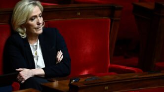 Marine Le Pen à l'Assemblée nationale. Crédit : JULIEN DE ROSA / AFP
